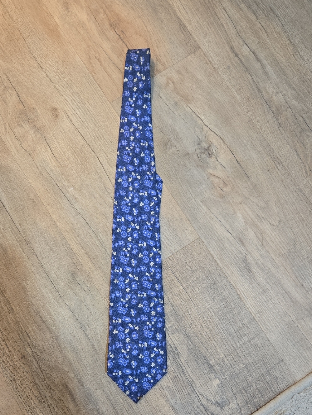 NWT! Brooks Brothers Navy Blue Floral Silk Tie